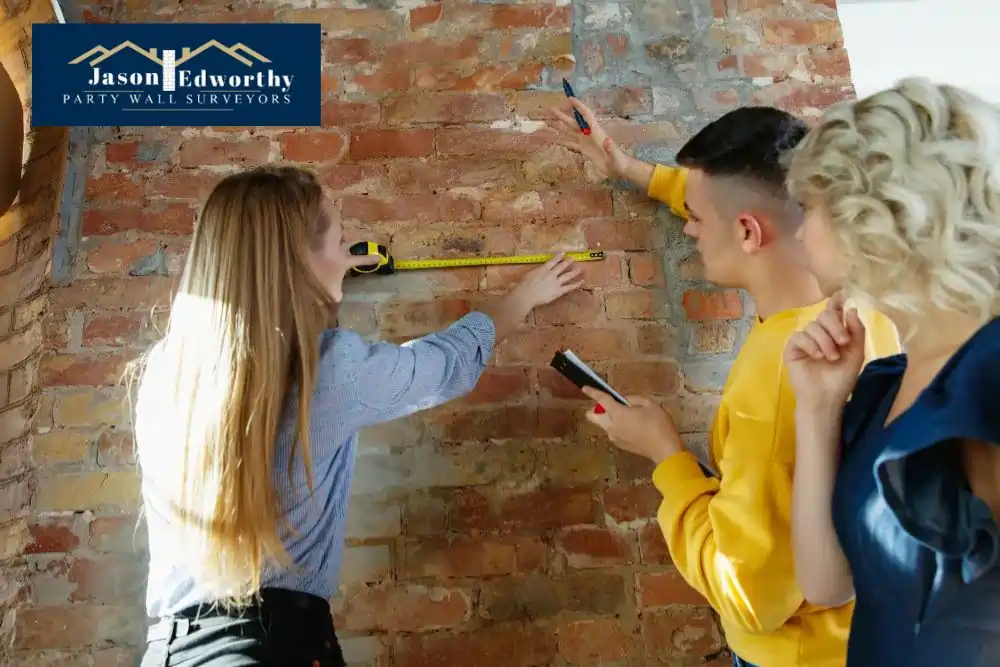 What are the responsibilities of a party wall surveyor Fleet?